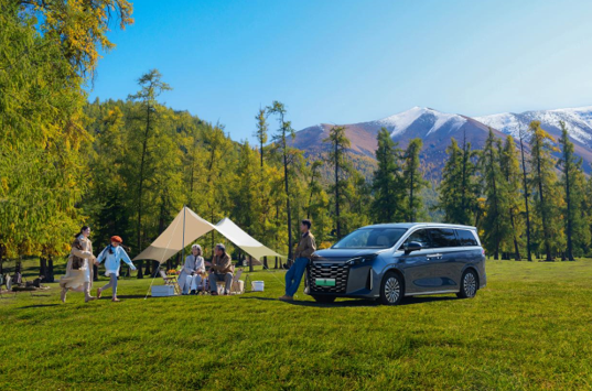 中大型MPV比亚迪2026款夏上市限时19.68万起，打造“家庭头等舱”